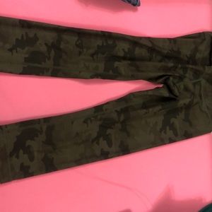 Cropped lulu leggings